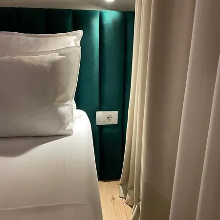 Living 4* Tirana