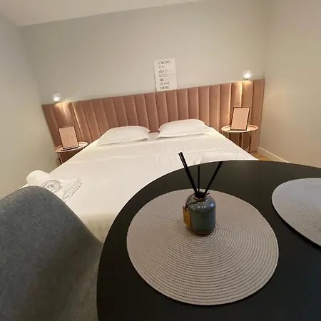 Living 酒店 地拉那