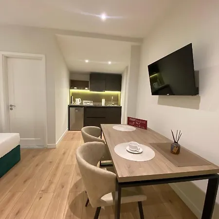 Living 4* Tirana