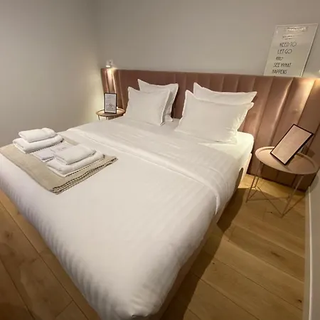 Hotell Living 4*