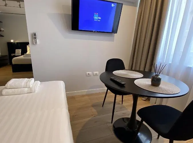 Hotel Living