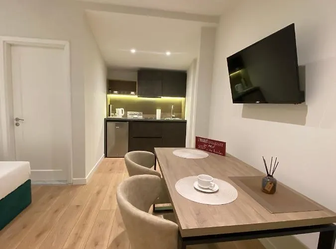 Living 4* Tirana