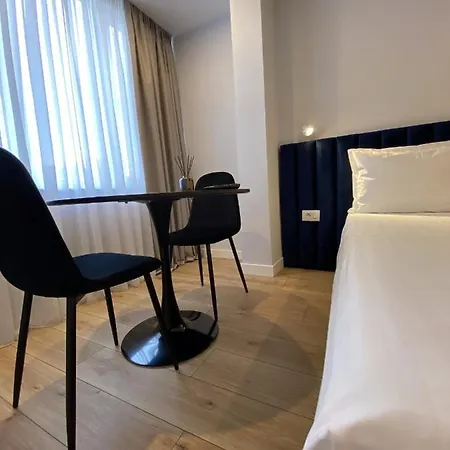Hotel Living