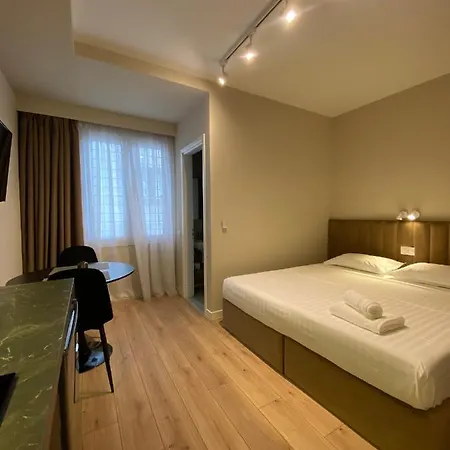 Living Tirana