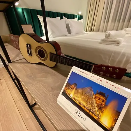 Living فندق تيرانا