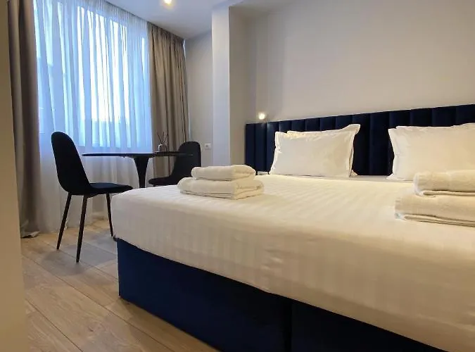 מלון Living טיראנה