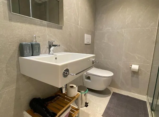 מלון Living טיראנה