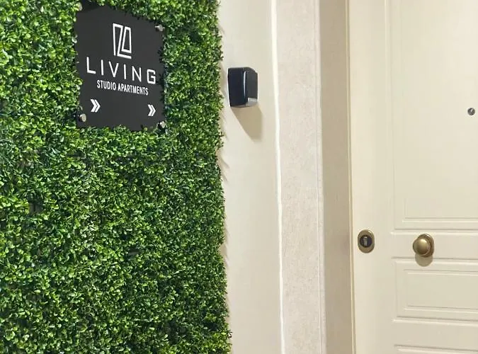 Living טיראנה